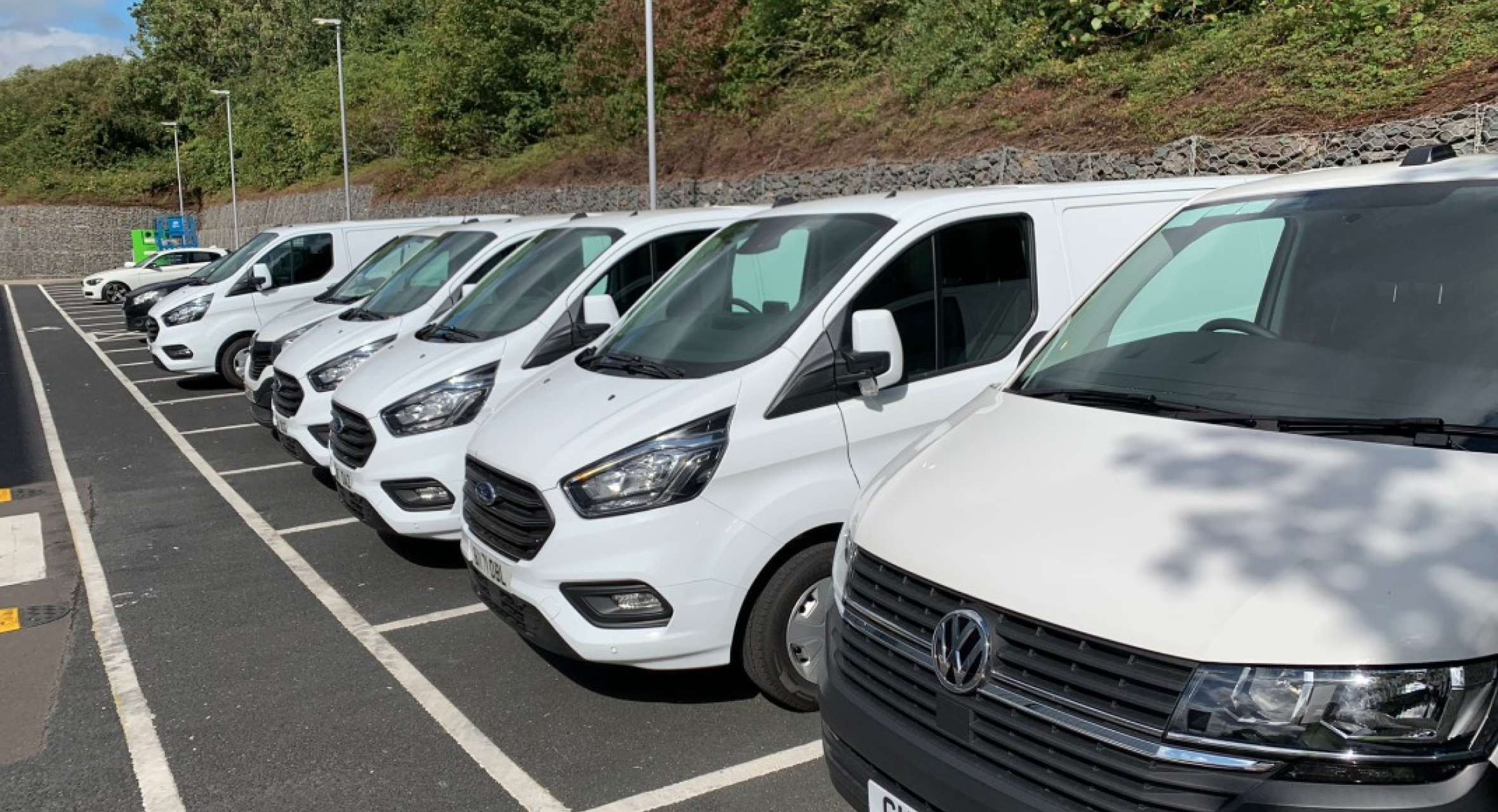 Logistics company uses ABAX telematics to keep track of couriers and vans