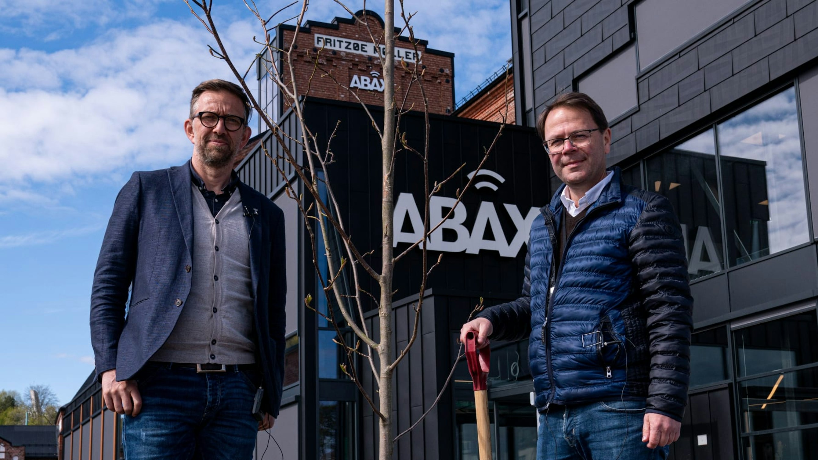ABAX markerer verdens miljødag med tre-planting