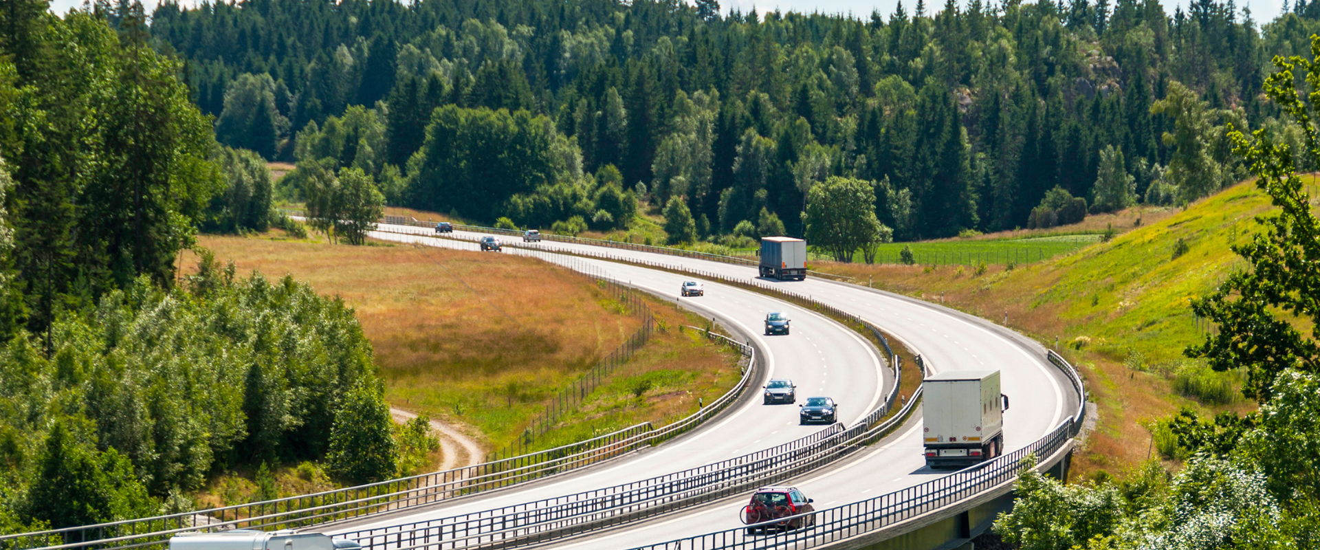 Motorväg med fordon i Sverige