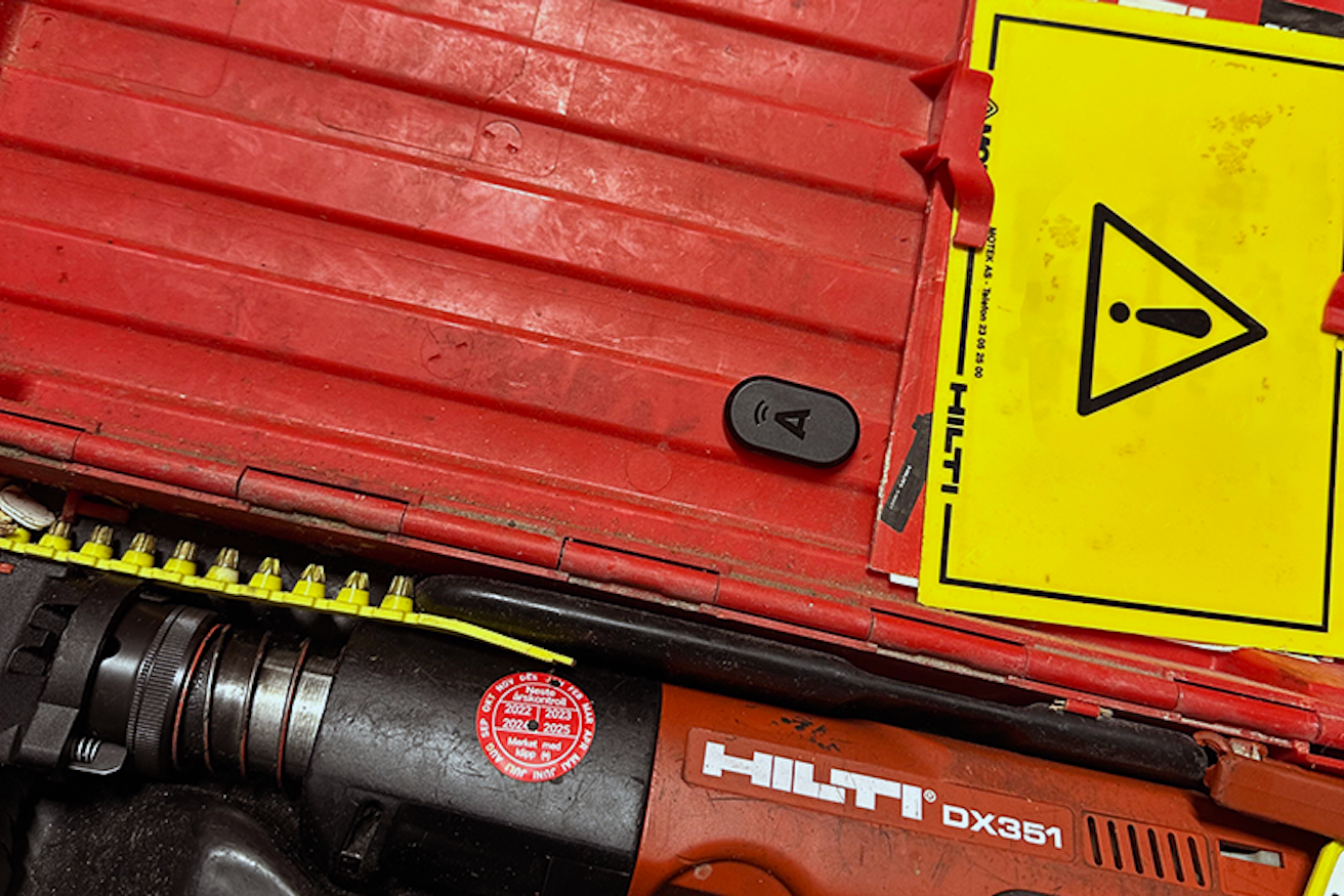 sporingsbrikke på Hilti maskin