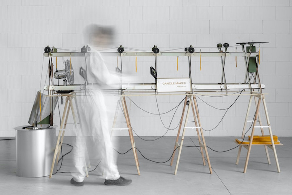 Candle Maker di Harry Thaler