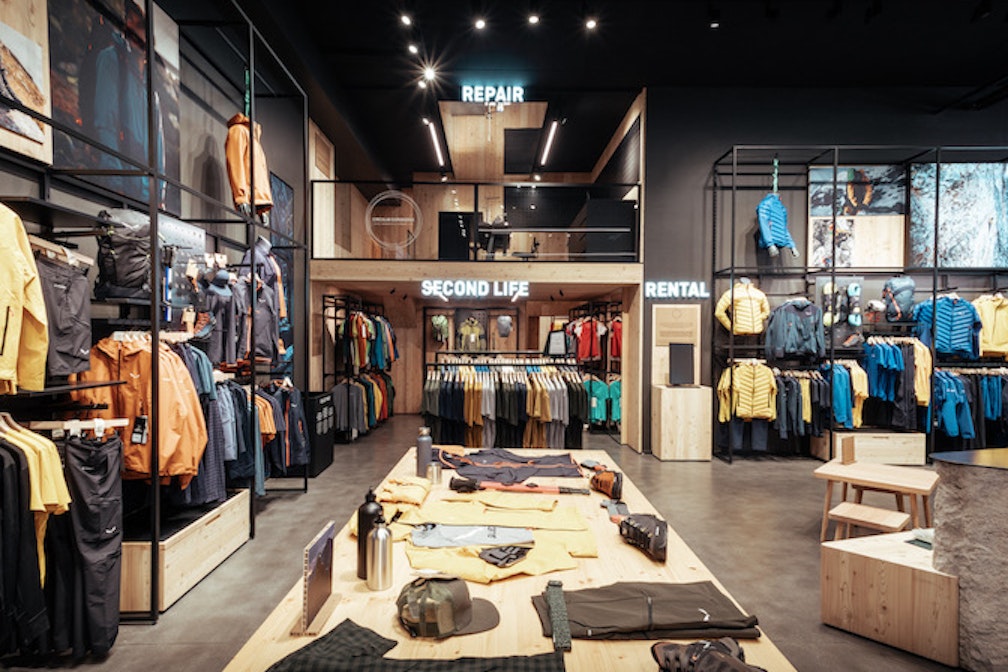 secondlife_1_Salewa Store Bozen (c) Rocco Ceo (27)