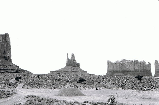 thumbnail_Gianni Pettena-from about non conscious architecture -Monument Valley -1972-73-02