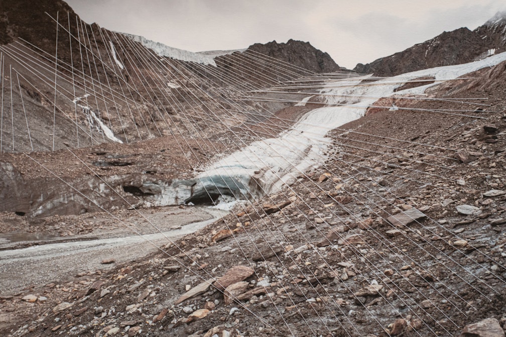 0,32 m di agonia: il destino dei ghiacciai in mostra alla Galleria 00A di Trento