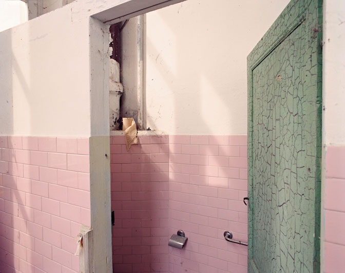 Paolo Simonazzi, Fontanelle di Roccabianca (PR), 2007, dal ciclo Mondo Piccolo, courtesy artista