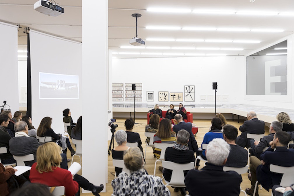 “Retrospective” di Monica Bonvicini a Bolzano  poesia concreta o componimento surrealista?