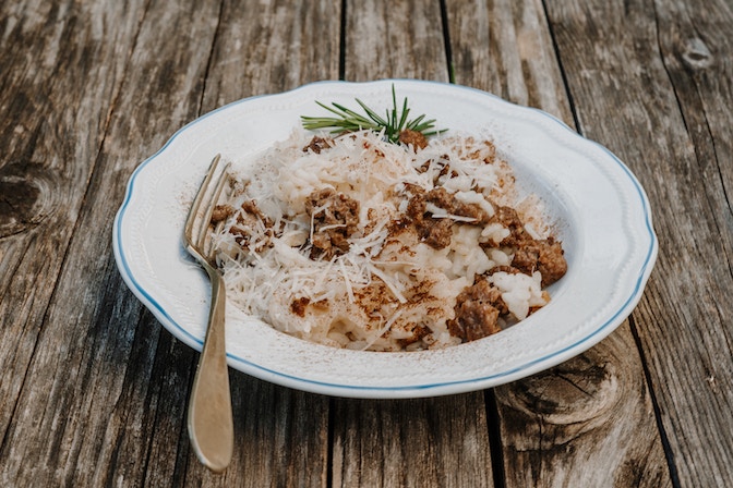Risotto-al-tastasal_Pauls-Wurstfibel_©Franziska-Unterholzner_Raetia