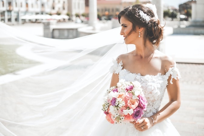 Brautkleider_6 (c) marius-muresan-unsplash