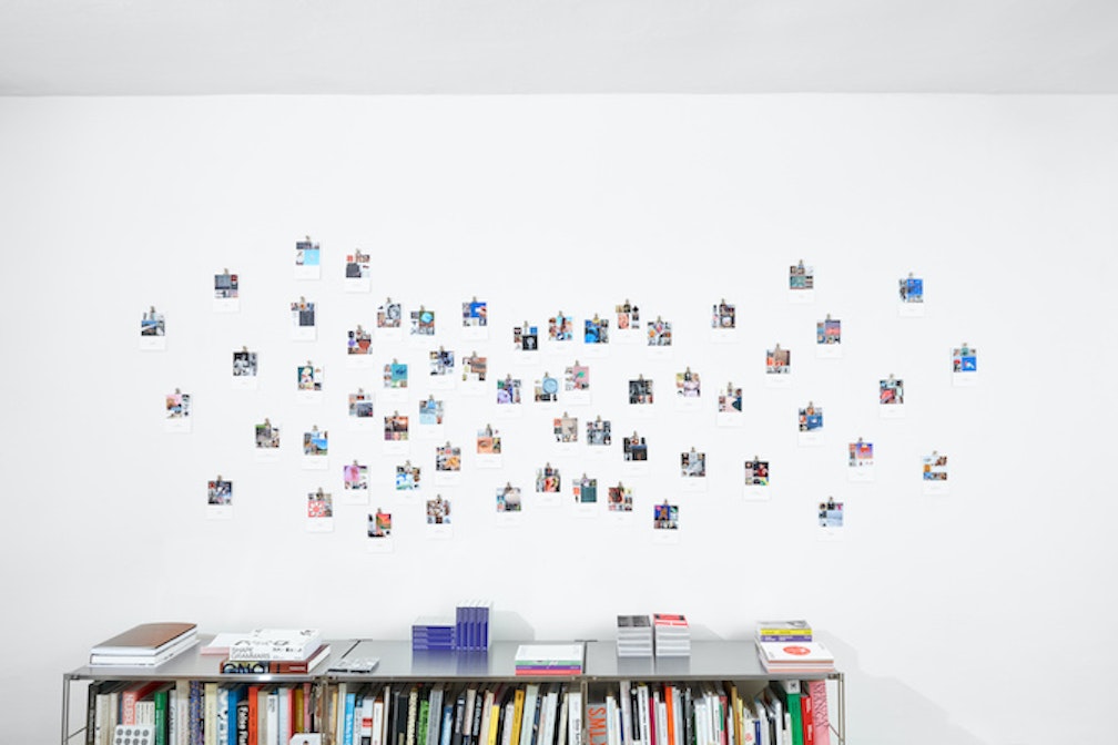 Holiday Postcards: le cartoline dal presente di Maximilian Pellizzari e BBDB Studio