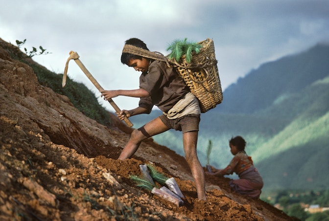 7. Steve McCurry, Nepal, 1983