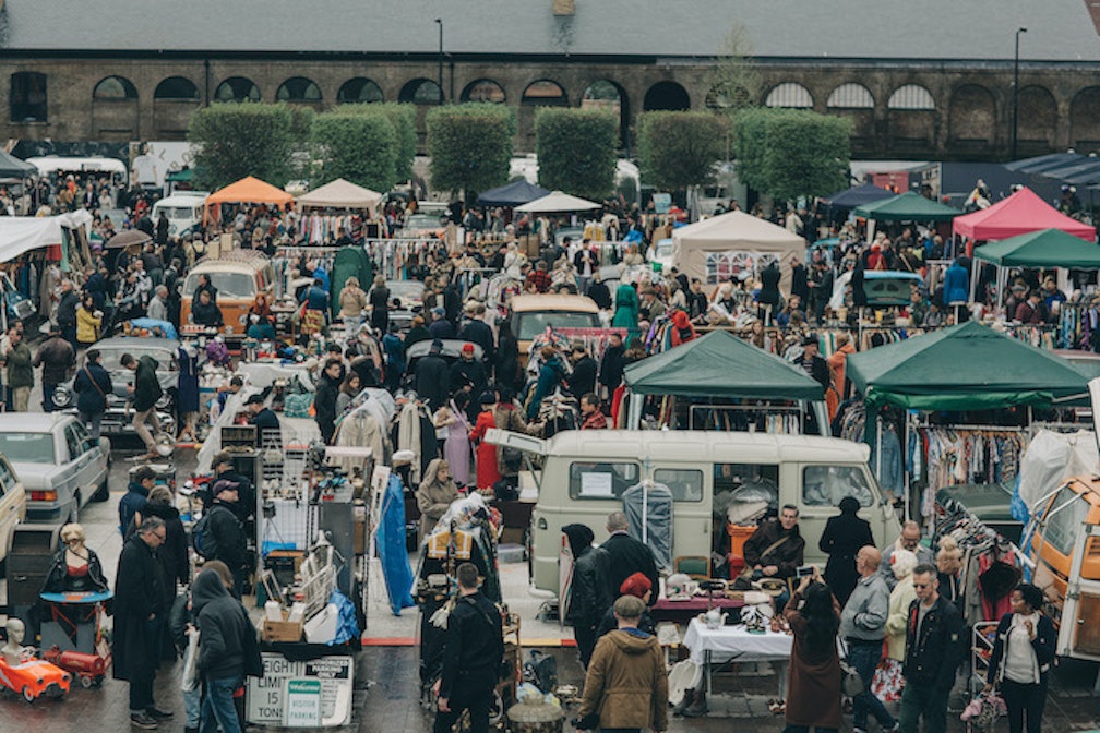 London/uk,-,29,April,2018:,Classic,Car,Boot,Sale,By