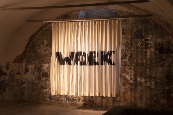double-u_-installation-c-maria-walcher-2021_2