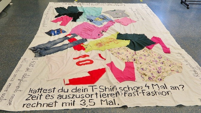 L'impatto dei nostri vestiti_arazzo (c) Gianna Dessì RiCreAzioni 07
