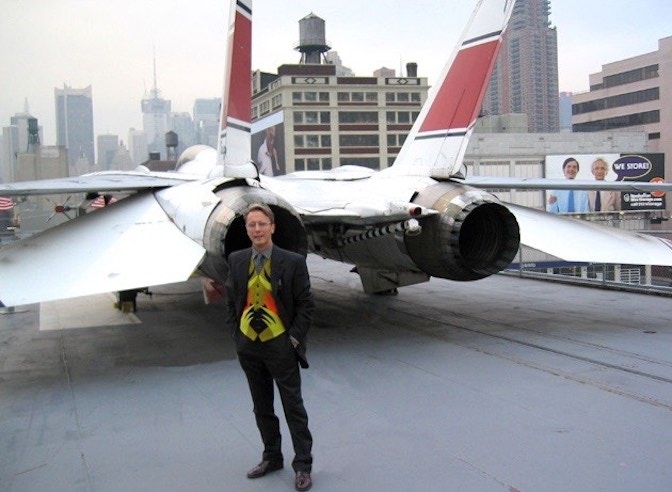 2003_New York_Mostra sulla portaerei Intrepid per mostra Aeropittura