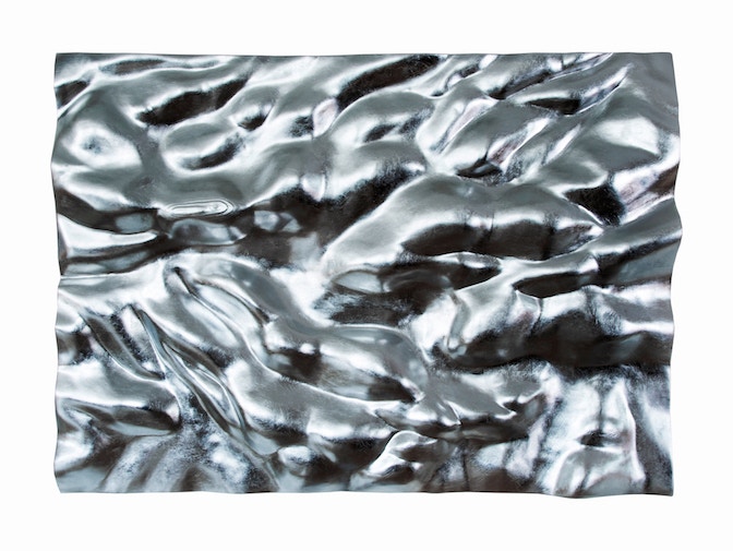 Federico Seppi, Anchor Ice, 2020, abete rosso della Val di Fiemme e foglia argento_red fir from Val di Fiemme and silver leaf, 128,5 x 178,5 cm. Courtesy Boccanera Gallery Trento_Milano