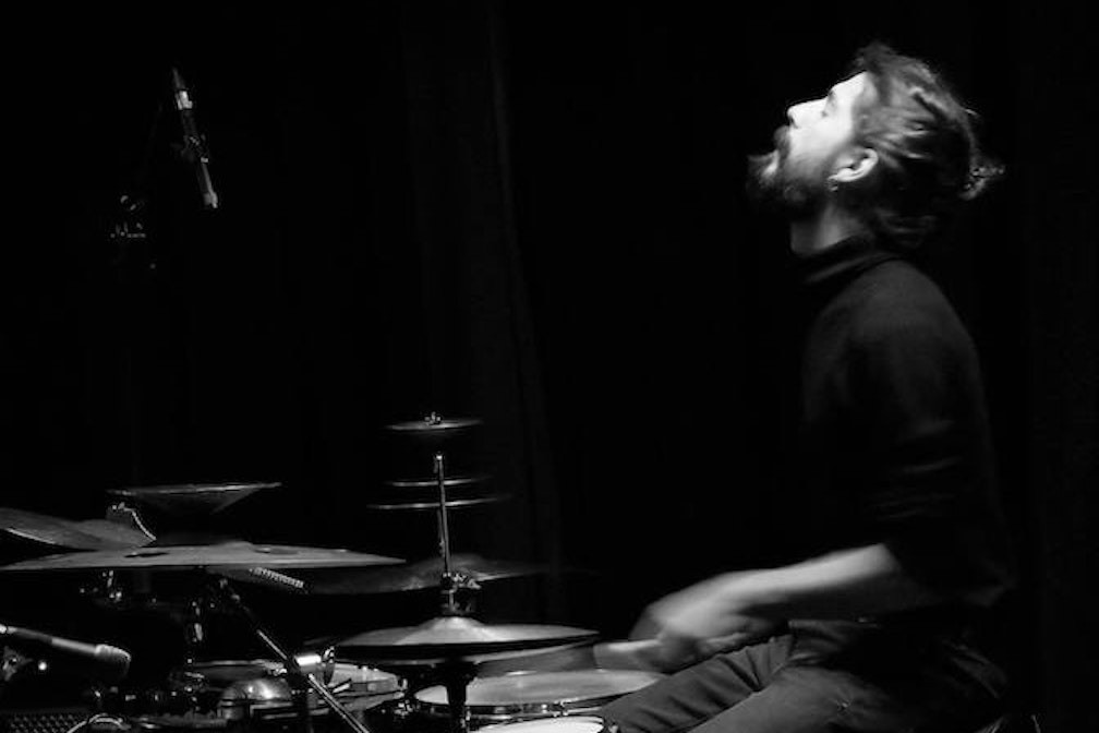 Der abstrakte rote Faden: Pedro Melo Alves