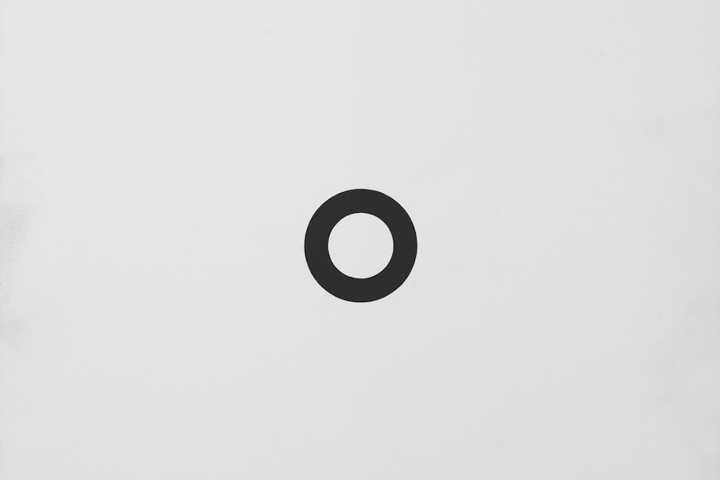 Tra colori e forme, un tuffo nell’arte di Olivier Mosset alla Fondazione Antonio Dalle Nogare