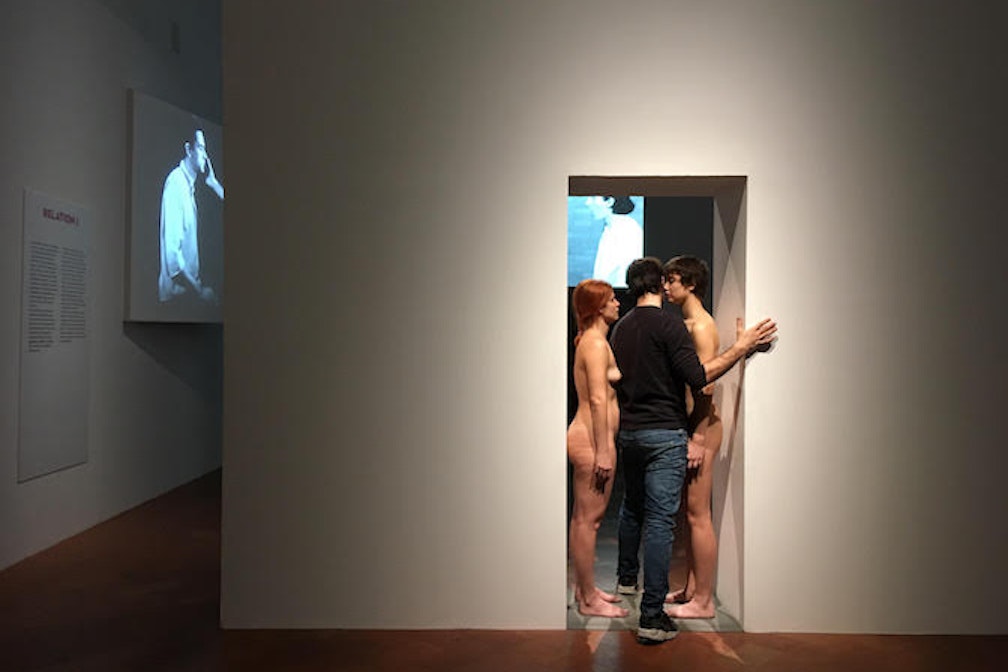 Uno sguardo, un gesto, un contatto: Marina Abramović a Firenze