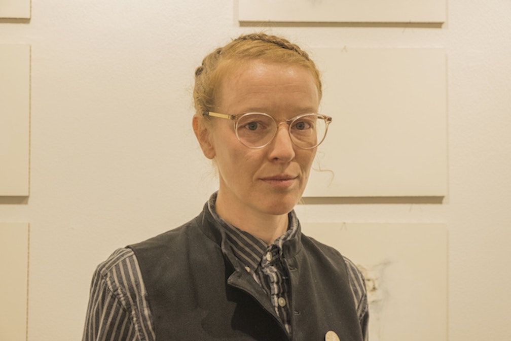 Il bosco bianco di Ursula Tavella negli spazi di Raum 3000