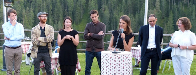 Trienala Ladina Andreas Senoner, Simon Perathoner, Nessi, Hubert Kostner, coordinatrice Katharina Molin, Direteur Stefan Planker y curatrice Karin Pernegger
