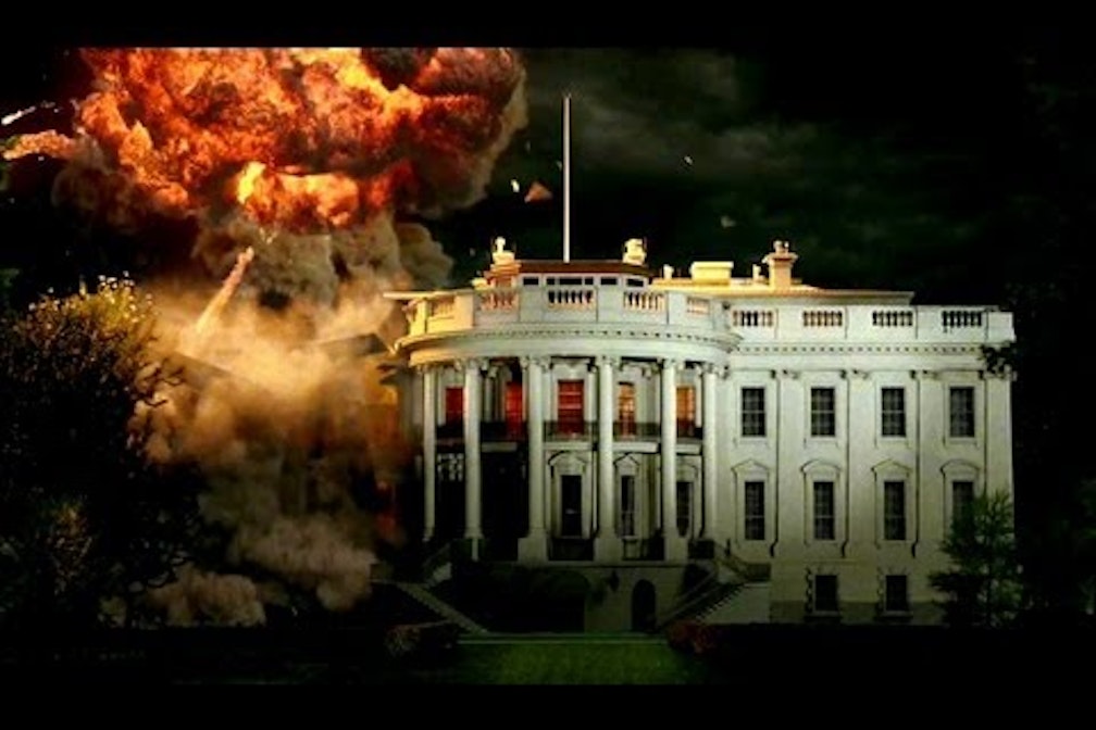 E TE TSE #04 God Bless The Giant Douche! God Bless America!