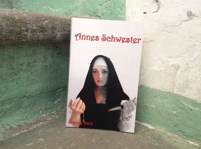 Simone Dark - Annes Schwester