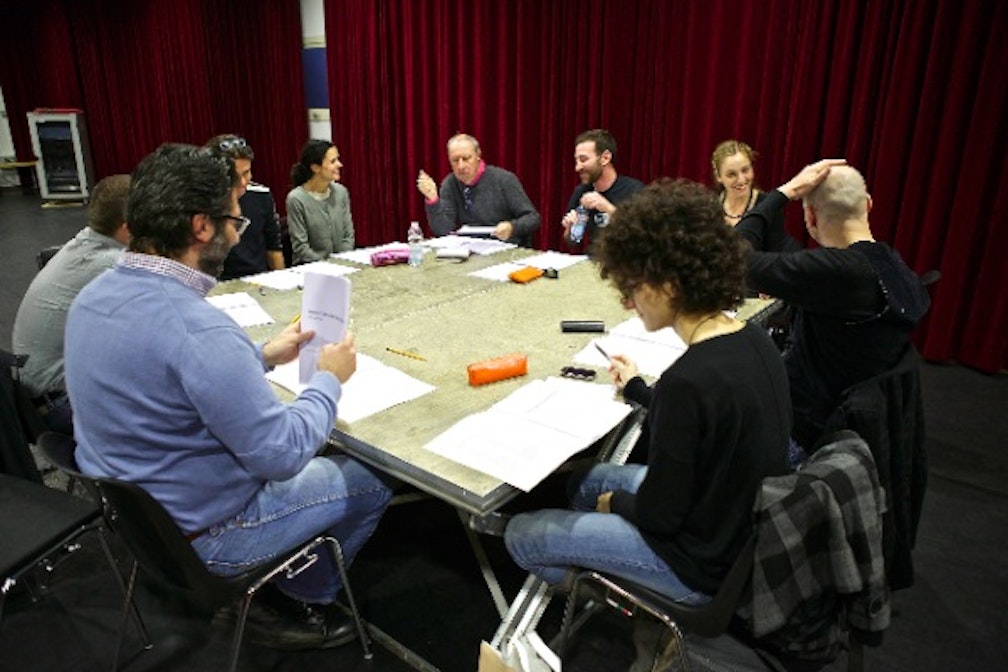 Behind the scenes “Forse tornerai dall’estero” #02: il regista Leo Muscato