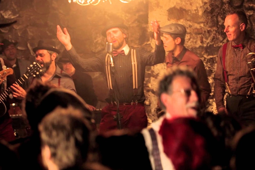 Jack Freezone & The Swinin’ Ciccioli lanciano il nuovo video: “Angelina/Zooma Zooma”