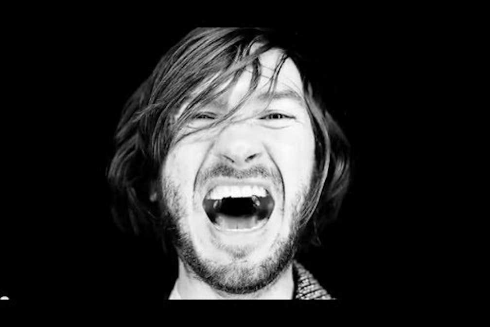 “Du sollst Dÿse hören, verdammt noch mal!”