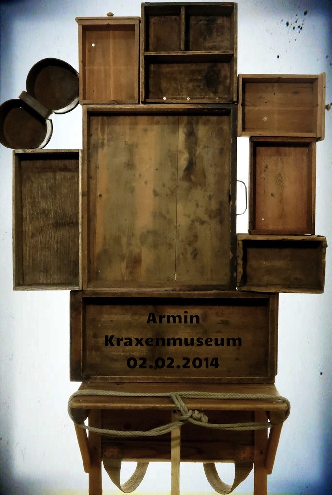 Kraxenmuseum Armin Mutschlechner – Artbrothers Kraxentrouga