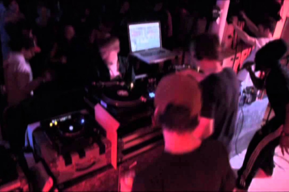 Das Gegenteil von träge + schlaff? – Dub Smugglers beim Dump Town Festival im Treindlerhof