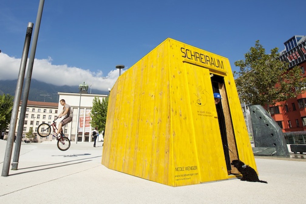 Nicole Weniger - Screaming room