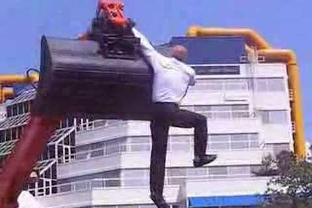 Behind Dance. Transports Exceptionnels – gli abitanti del quartiere Casanova di Bolzano si preparino a presenze d’eccezione