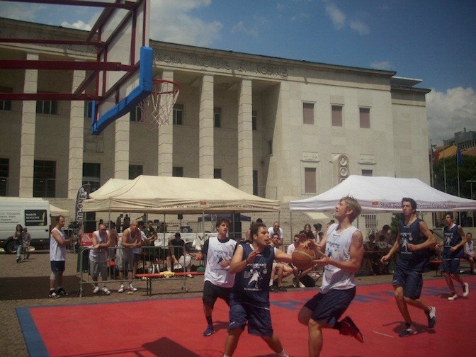 street basket
