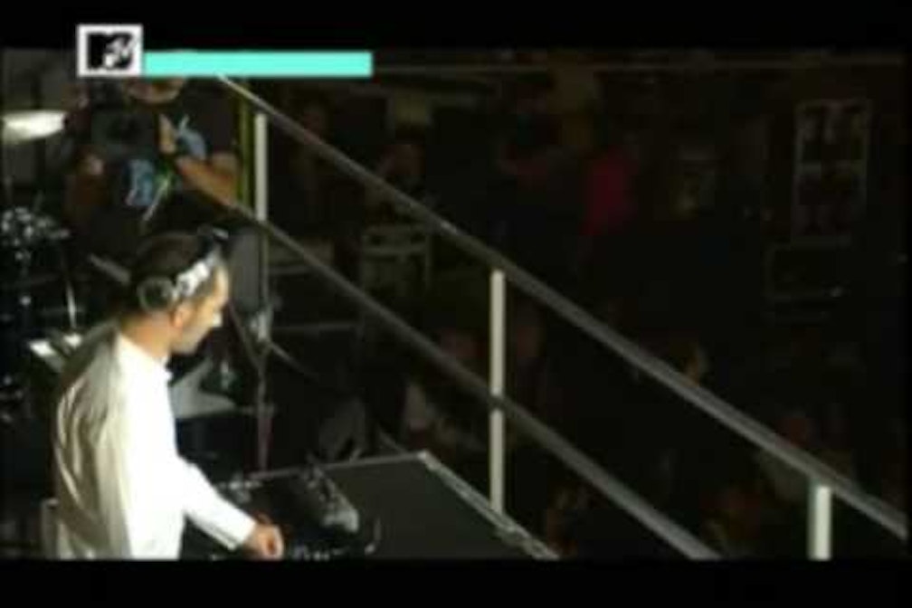 Boosta questa sera a Trento per Upload per “due ore di viaggio nell’elettronica”