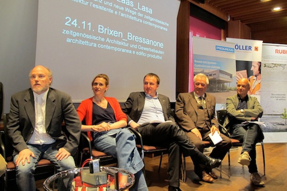 Dorfgespräche der Architekturstiftung Südtirol: Architektur erklären ohne zu belehren