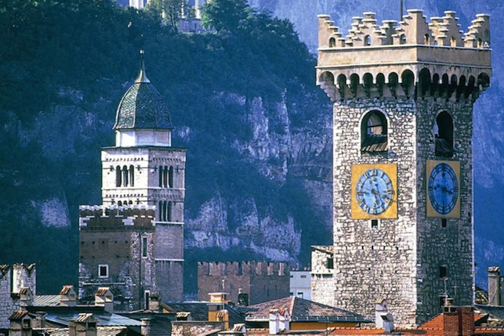 Bolzano e Trento, così vicine e così lontane.