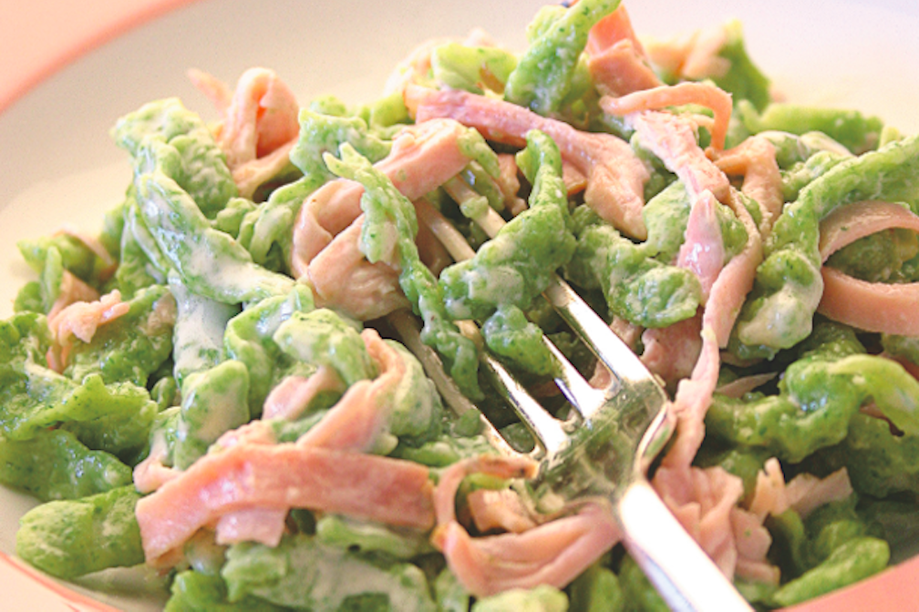 Spinatspatzln mit Schinken und Sahne