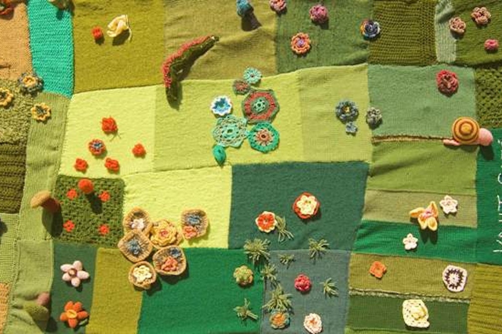 Urban Knitting for L’Aquila