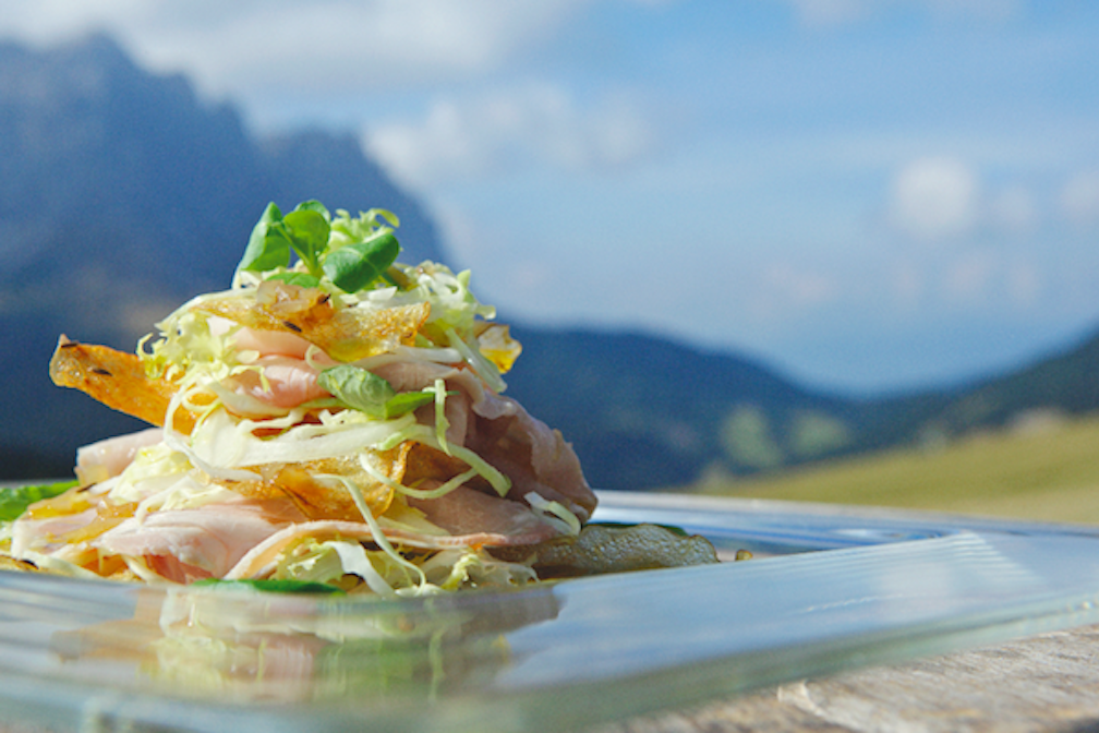 Millefoglie vom Selchfleisch mit Kümmelvinaigrette