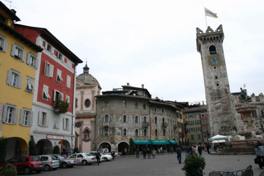 Bolzano e Trento. Così vicine, così lontane.