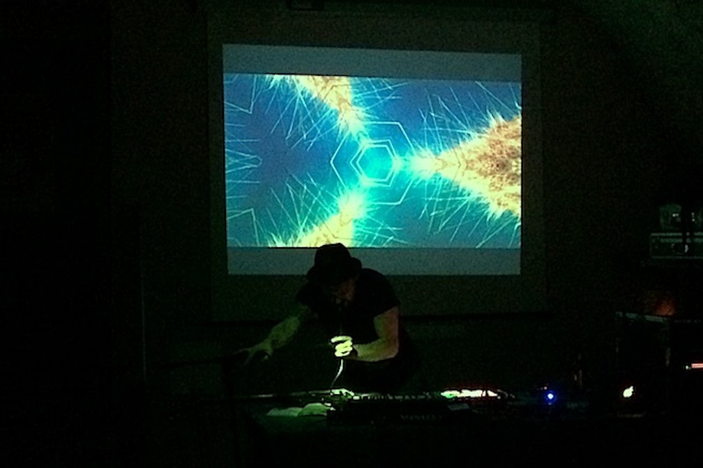 Zolf & Saturn - Manuel Oberkalmsteiner performing