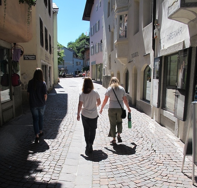 pop up franzmagazine 2015 Klausen Kunst boden_nah: Inga Shalvashvili, Elena Kairyte, Ursula Schachenhofer
