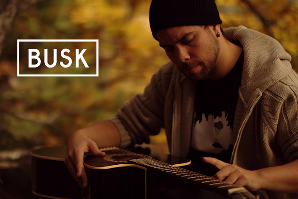 Man in between BUSK 2015