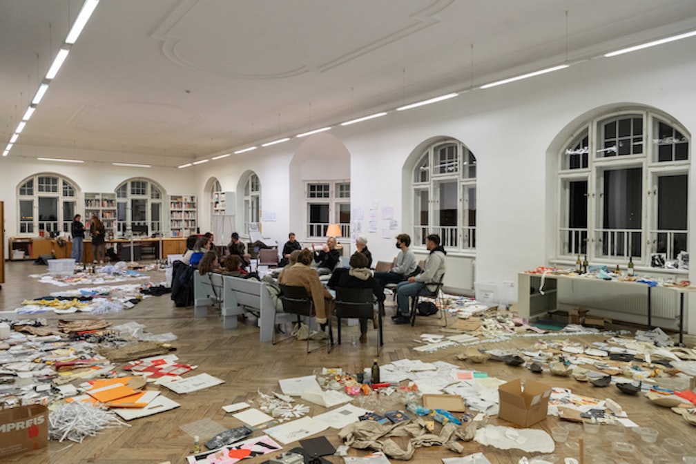 Suspending Discarding - Bettina Knaup (c) Daniel Jarosch 2022-23