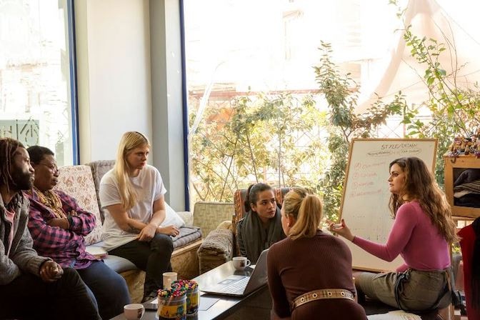 5 © Veronica Spano soffa team during a workshop on fashion design