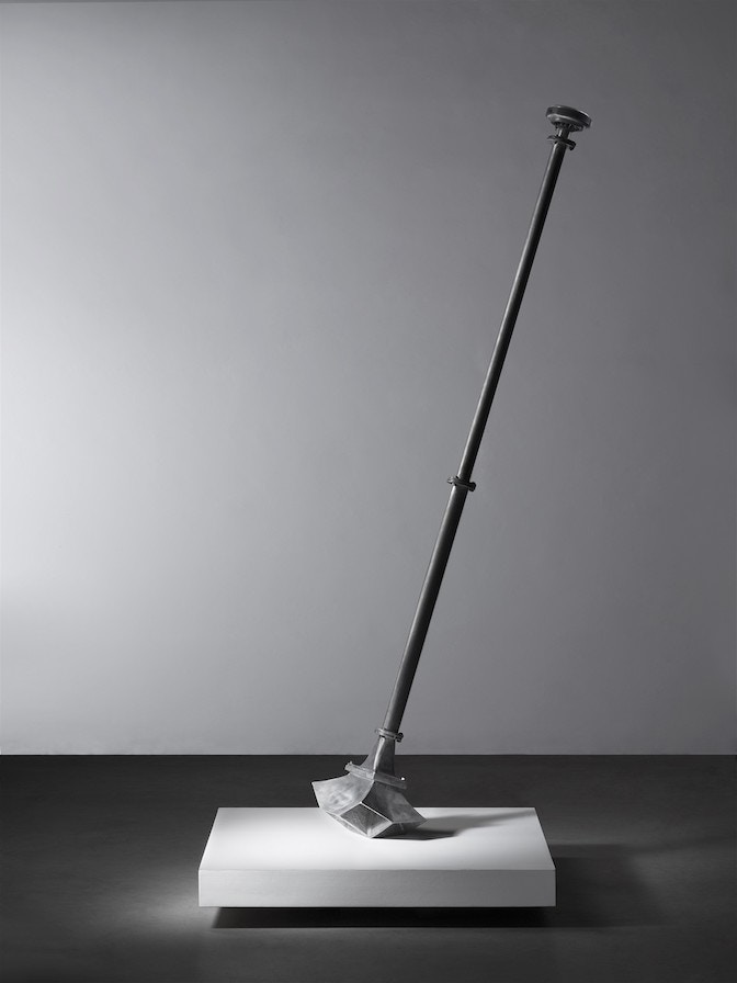 Jacopo Mazzonelli, 16,000 punds-per-square-inch, 2017_altoparlante in alluminio, sistema audio, 227x95x95 cm_courtesy Studio G7, Bologna