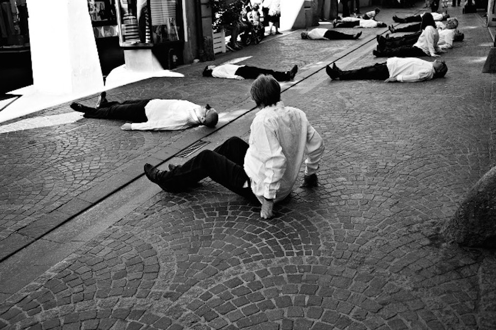 La Banda dei Bandi. Scandalo, il concorso di CRATere che “inciampa” tra arte e performance