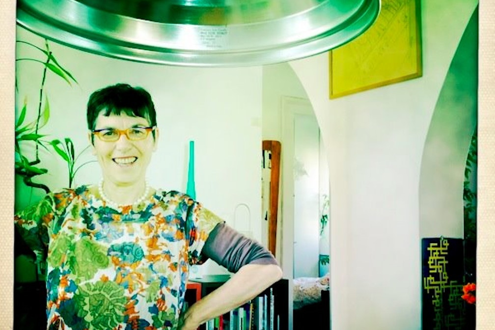 People I Know. Sandra Montali: “zia” adottiva di tanti giovani altoatesini, per un mondo un po’ più colorato