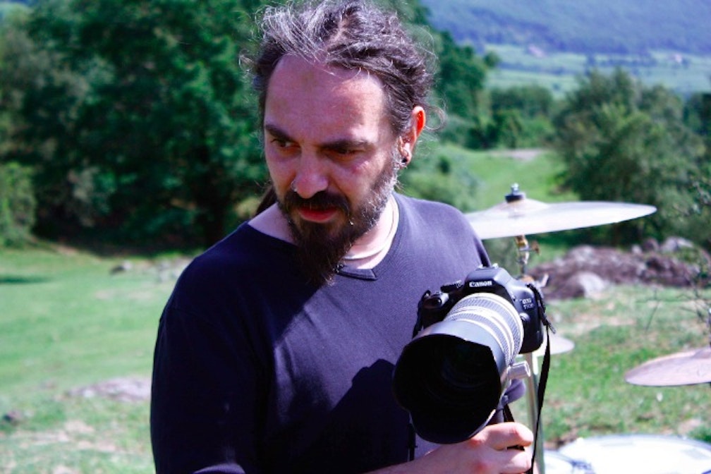 People I Know. Thomas “Tomoski” Righetti, tra documentari, piccoli conigli bianchi e paternità